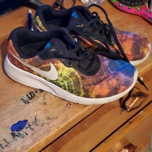 Nike tie dye Boys sneakers sz 3.5